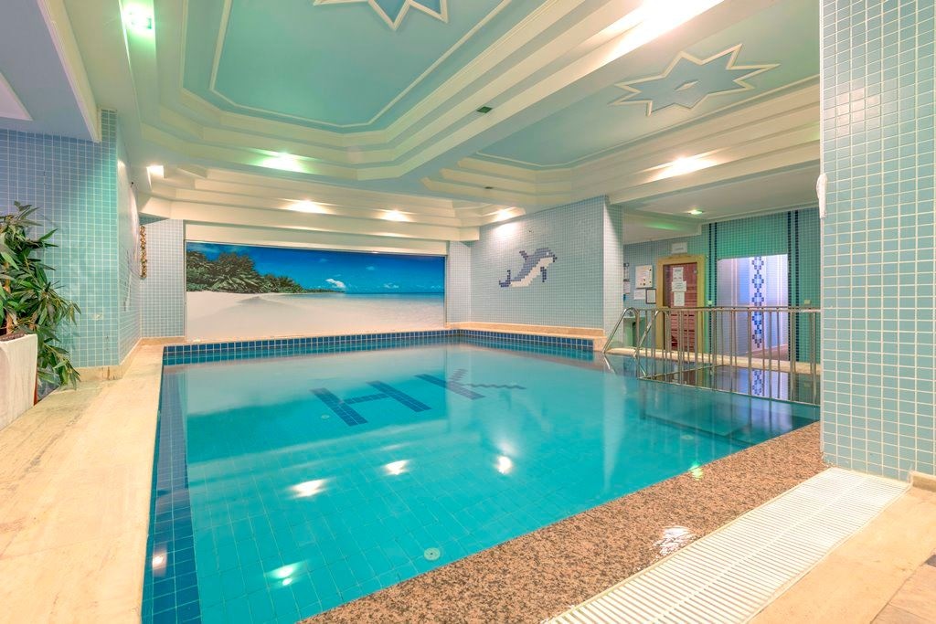 pools-indoor-pool