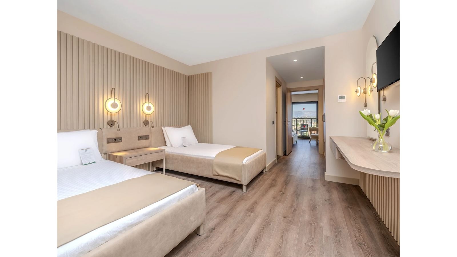 rooms-family-deluxe-2-bedrooms
