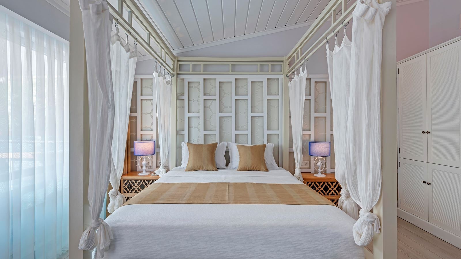 rooms-standard-room-sea-side-view