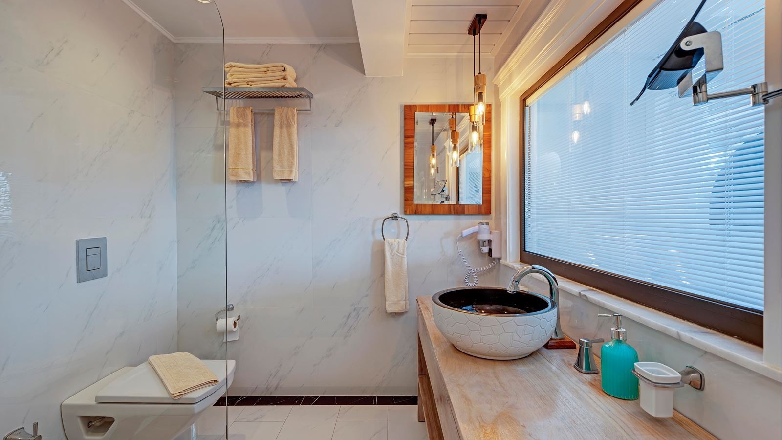 rooms-deluxe-room-sea-view