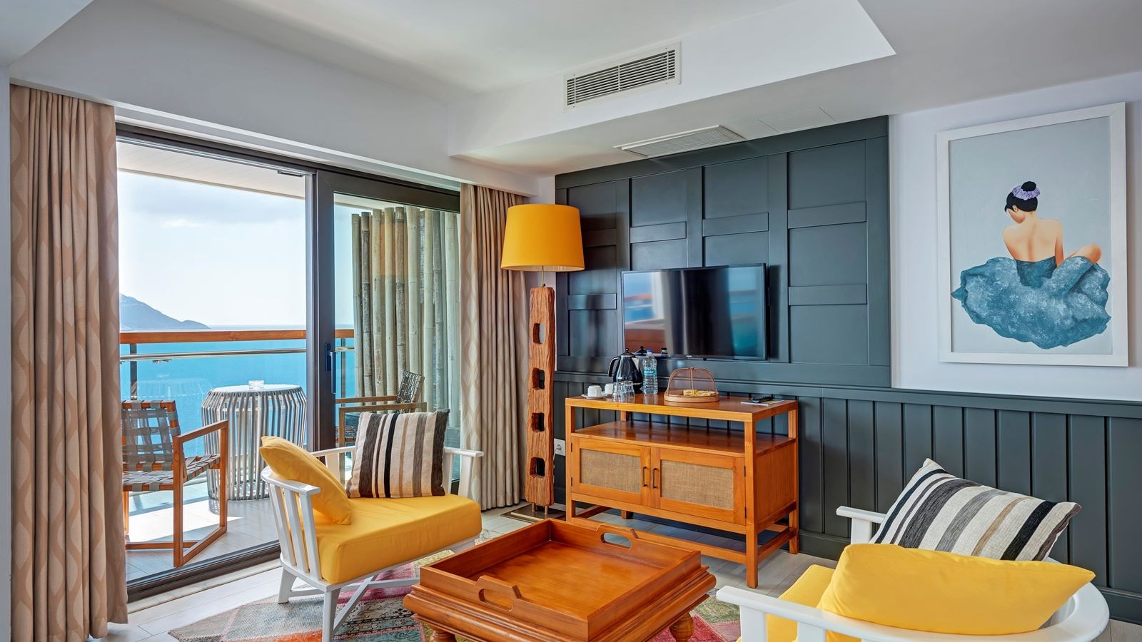rooms-deluxe-room-sea-view