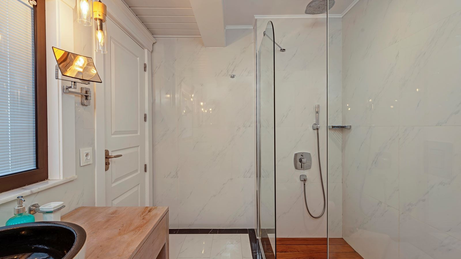 rooms-deluxe-room-sea-view