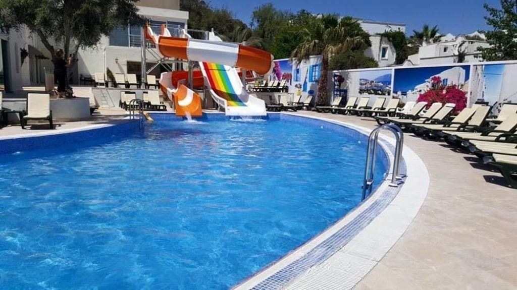 water-park-outdoor-pool