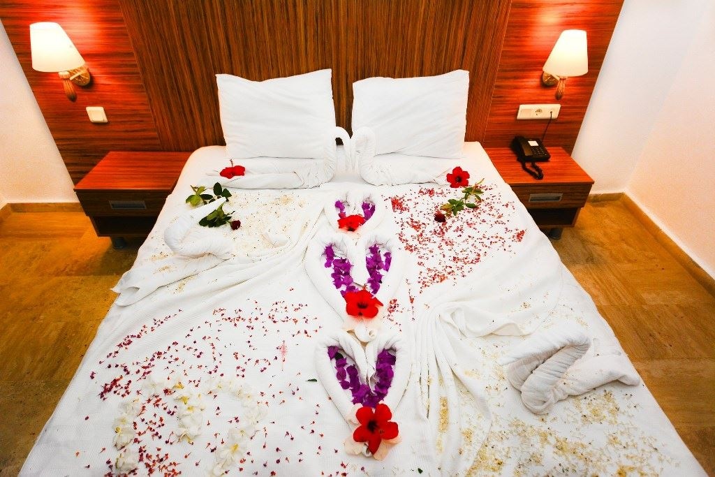 rooms-family-2-rooms-balcony-or-terrace