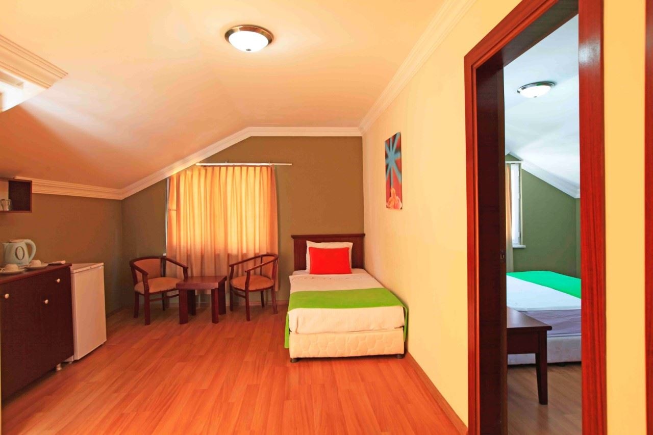 rooms-family-room-1