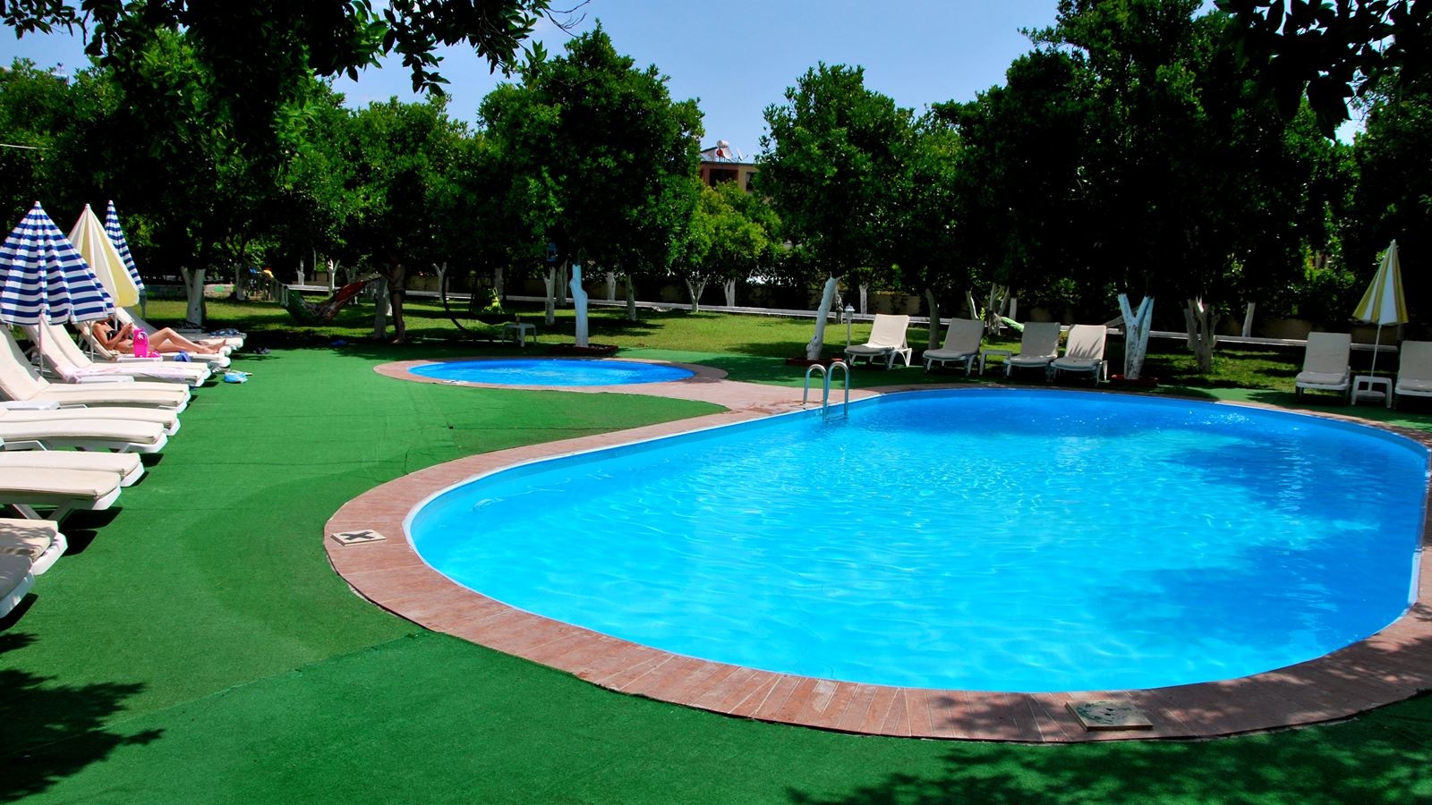 pools-outdoor-pool