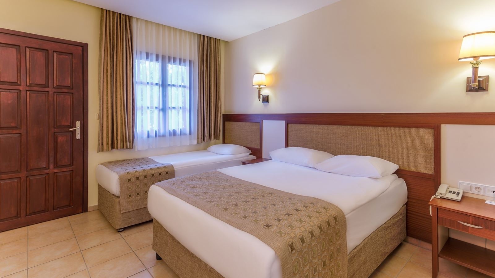 rooms-bungalow-standard-room