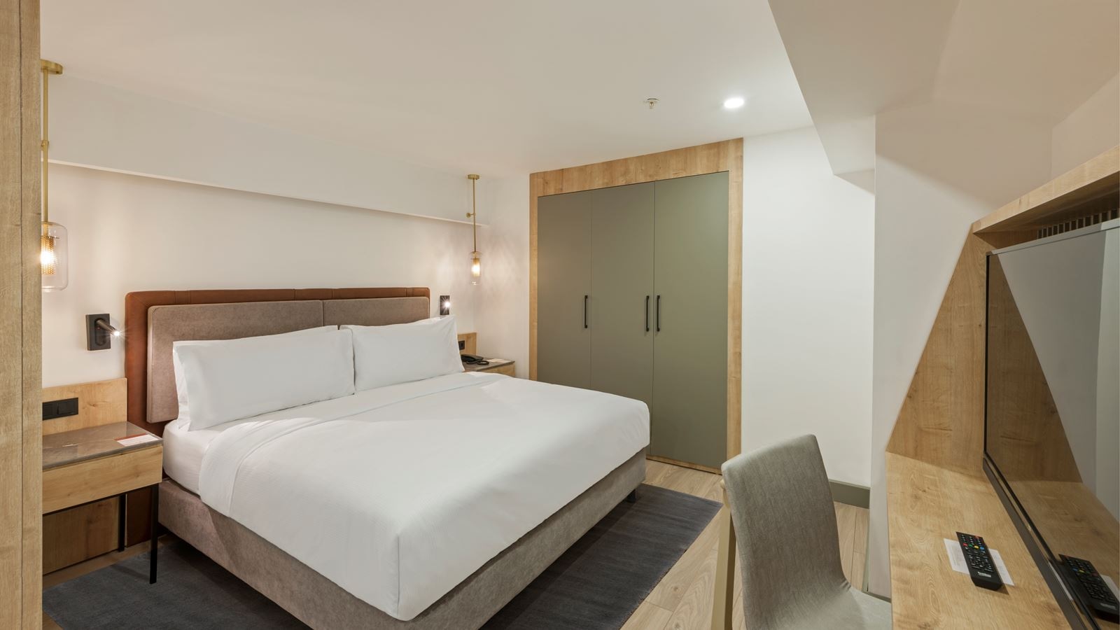 rooms-family-duplex-land-view