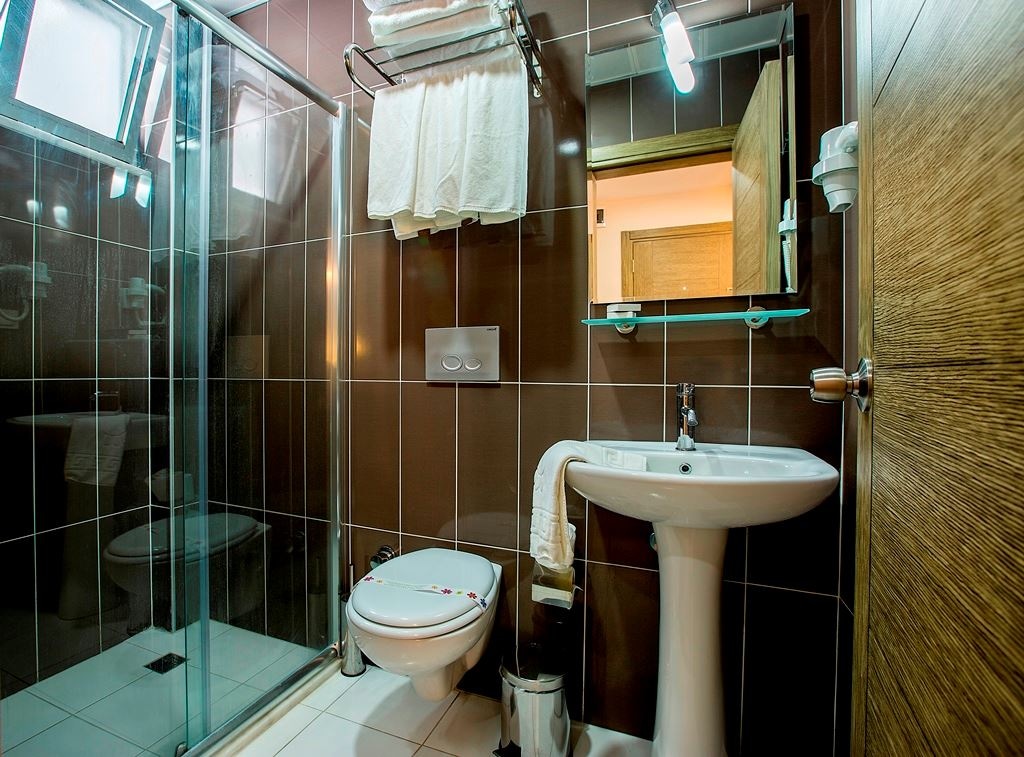 rooms-standard-room-with-balcony