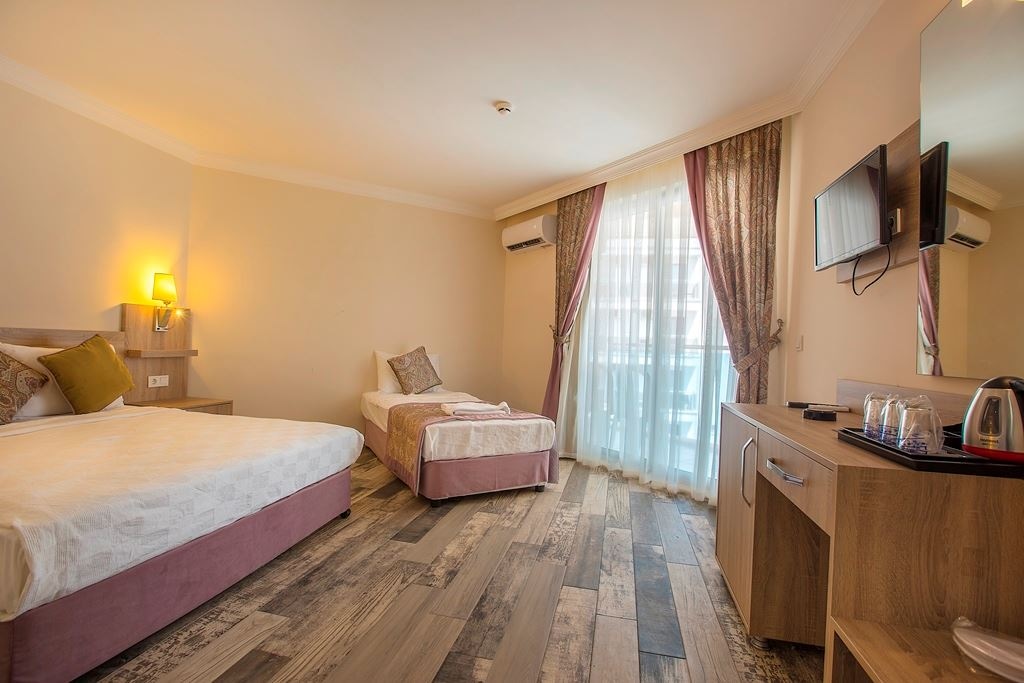 rooms-standard-room-with-balcony