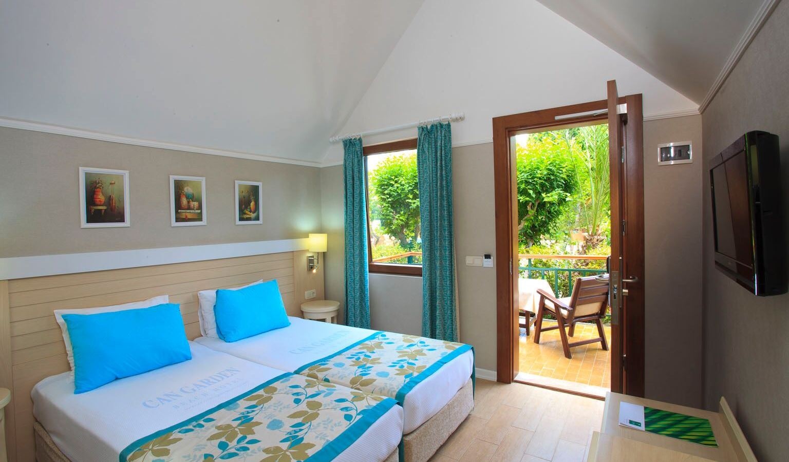 rooms-economy-room-with-balcony