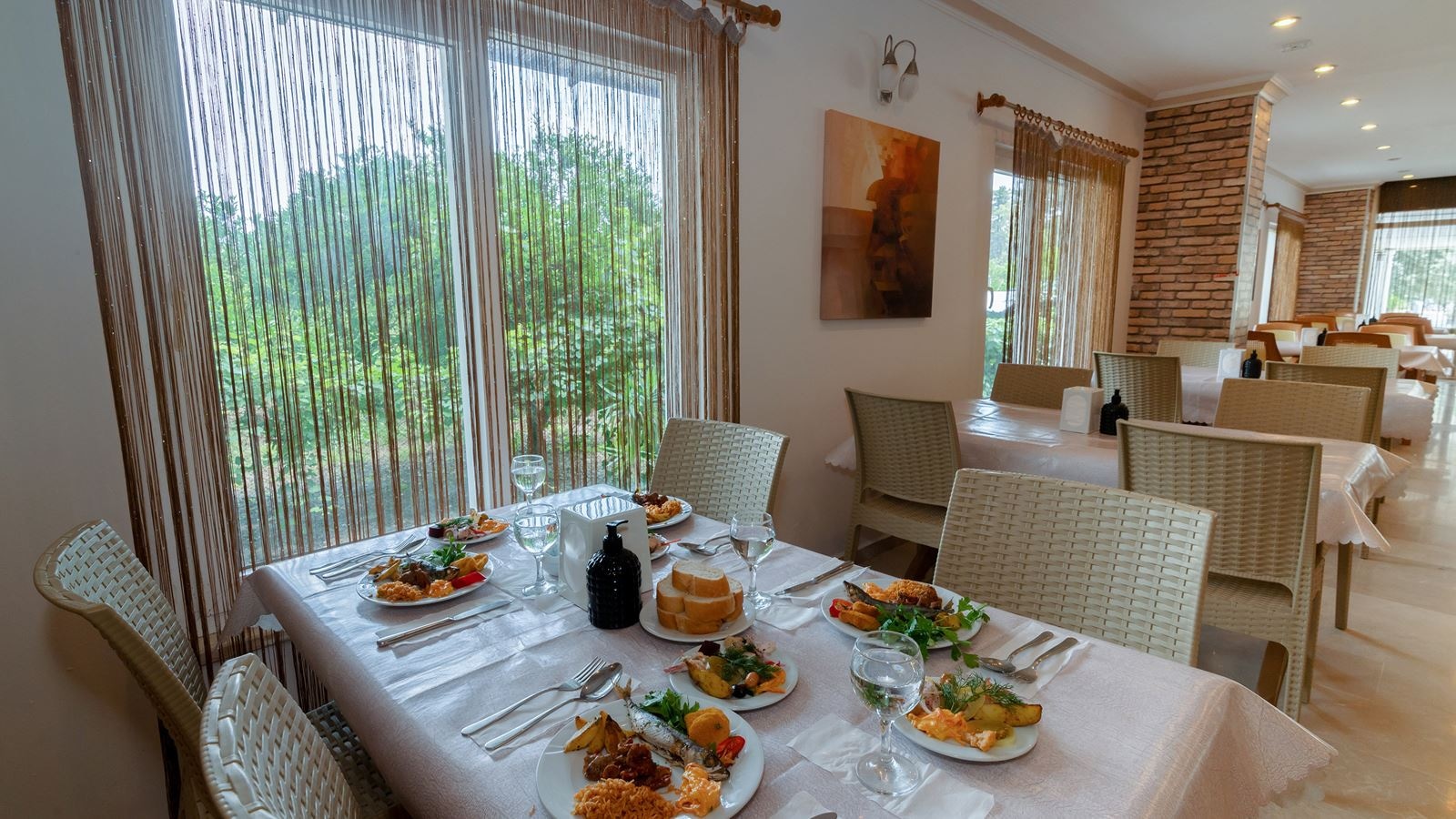 restaurants-main-restourant