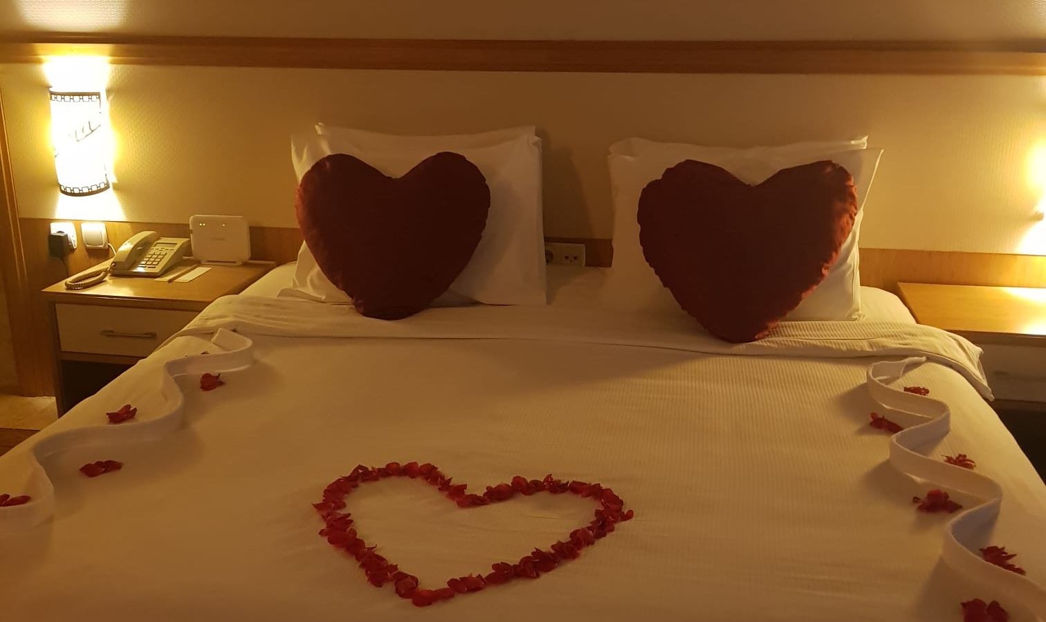 rooms-deluxe-cave-room