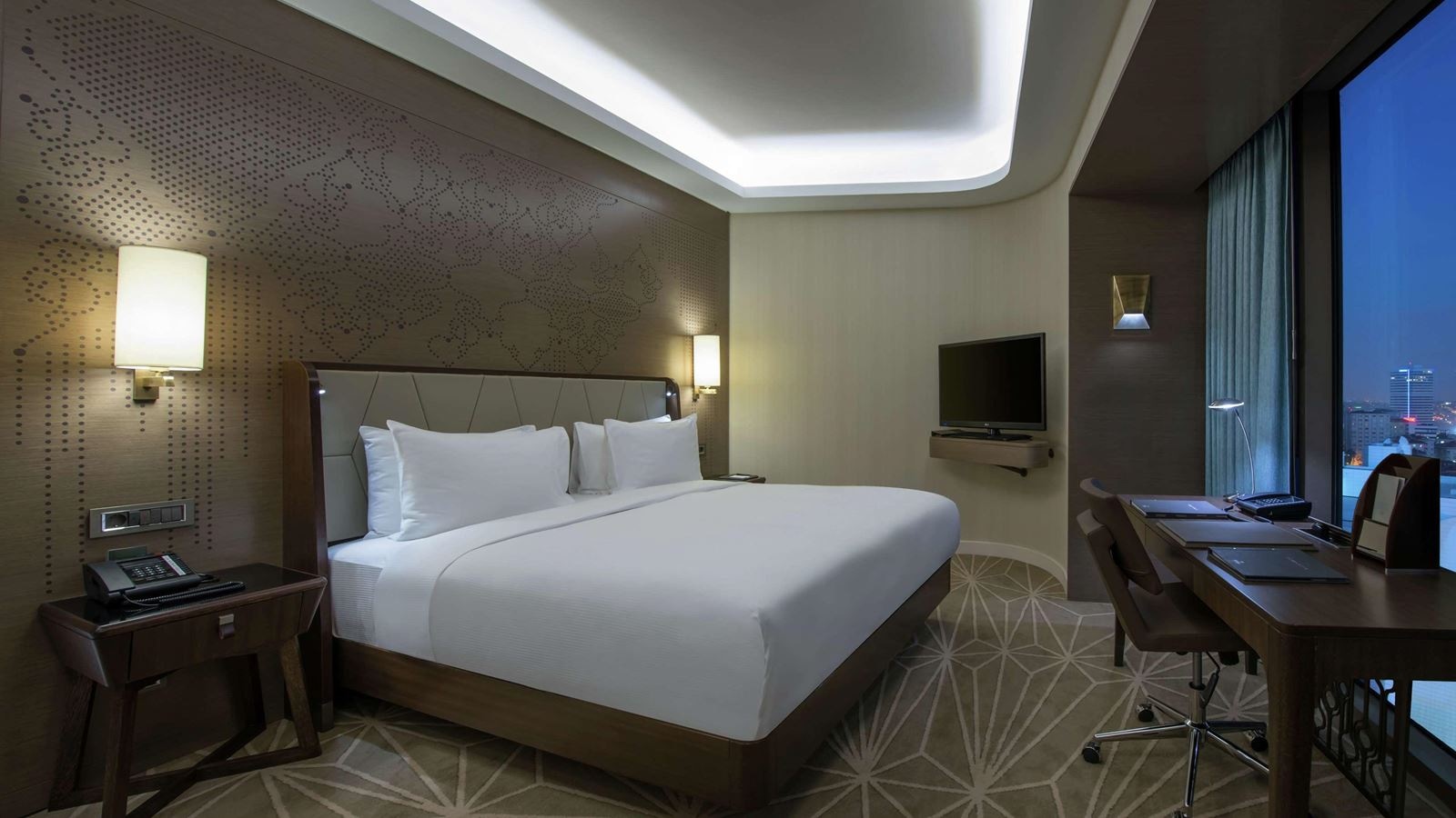 rooms-family-room-city-view