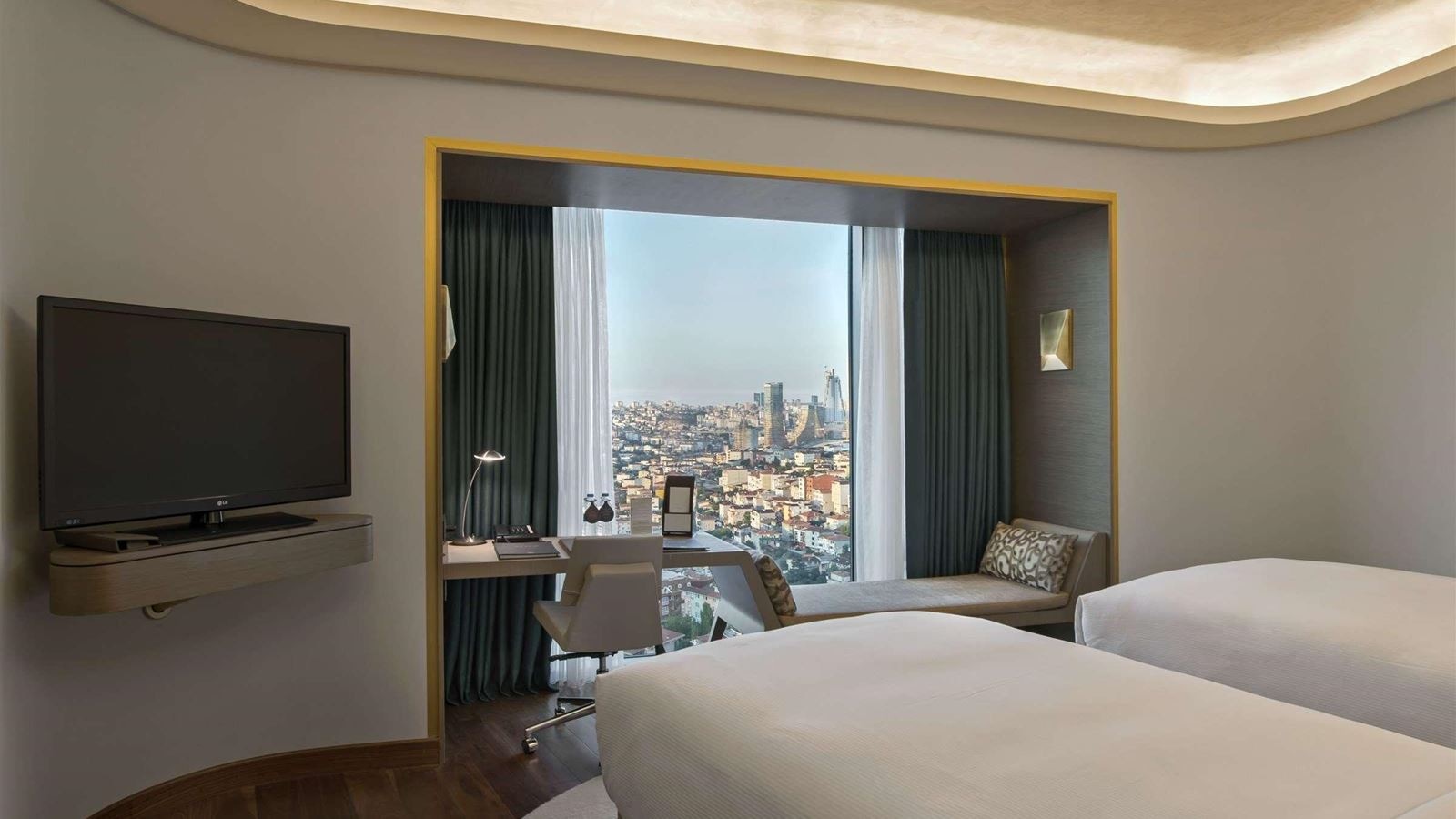 rooms-apartment-with-kitchenette