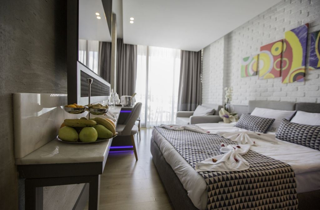 rooms-deluxe-comfort-room-balcony
