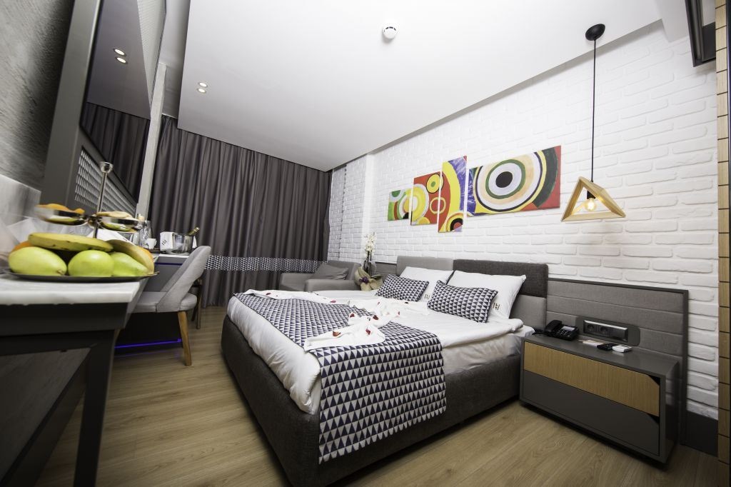 rooms-deluxe-comfort-room-balcony