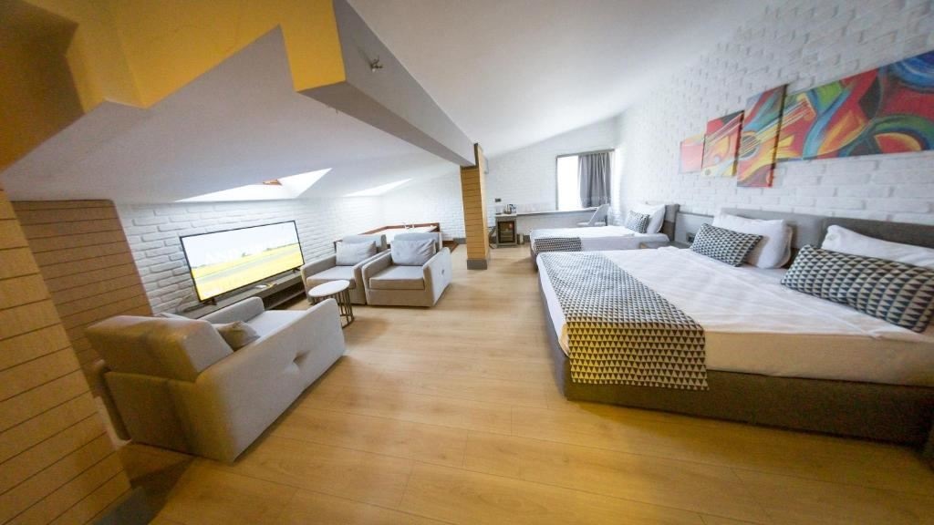rooms-suite-with-spa-bath