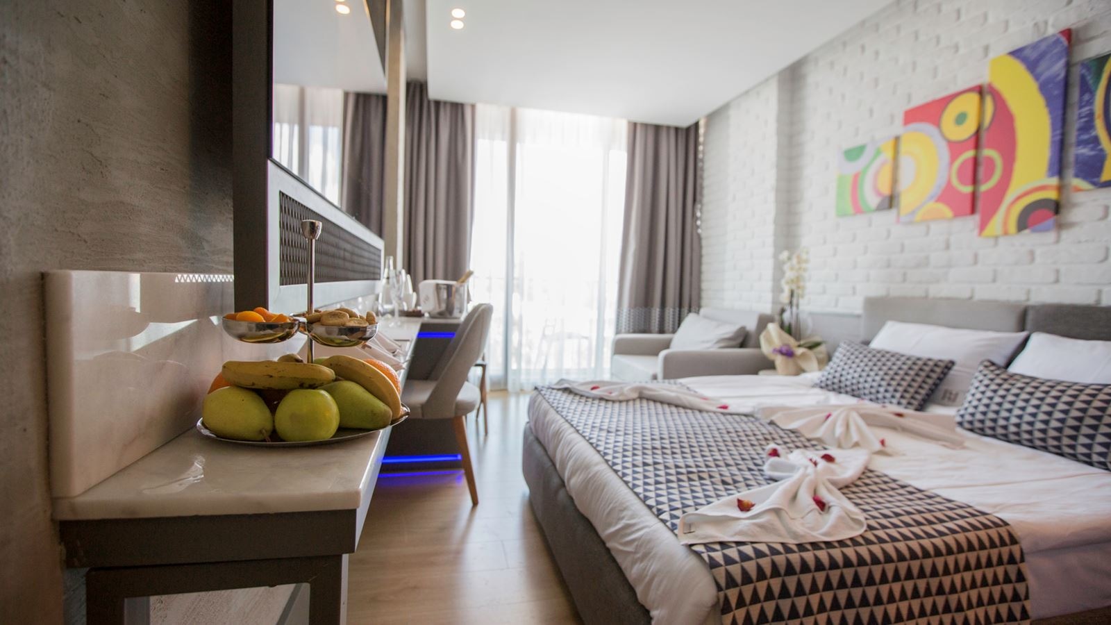 rooms-deluxe-comfort-with-balcony