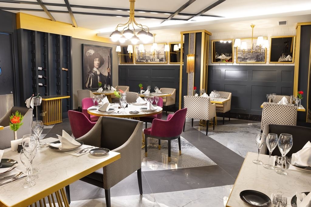 restaurants-cuisine-raffinee-fransiz-a-la-carte