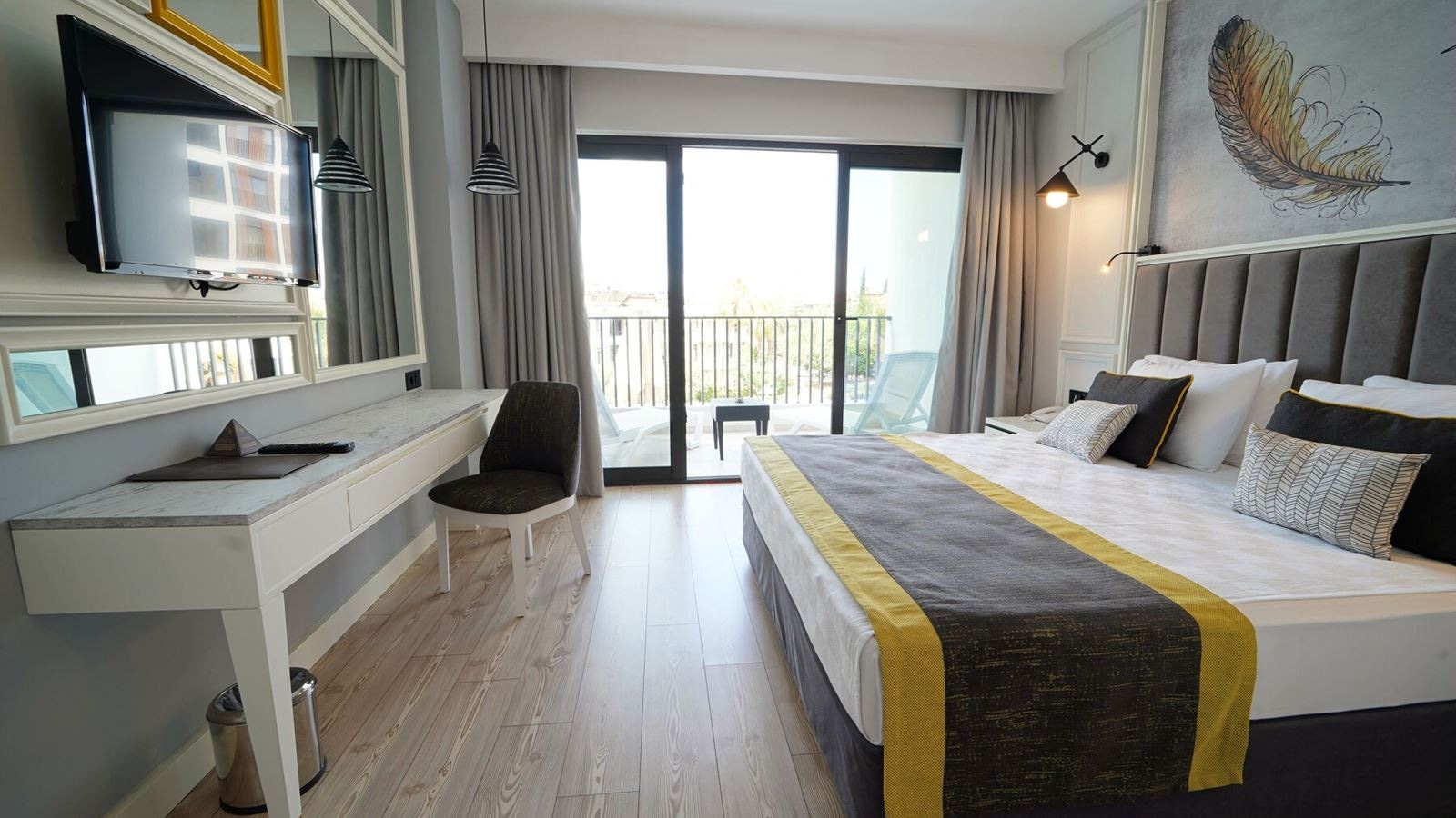 rooms-standard-room-side-sea-view