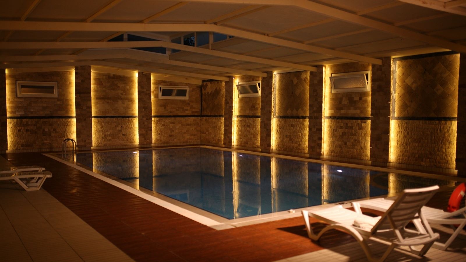 pools-indoor-pool