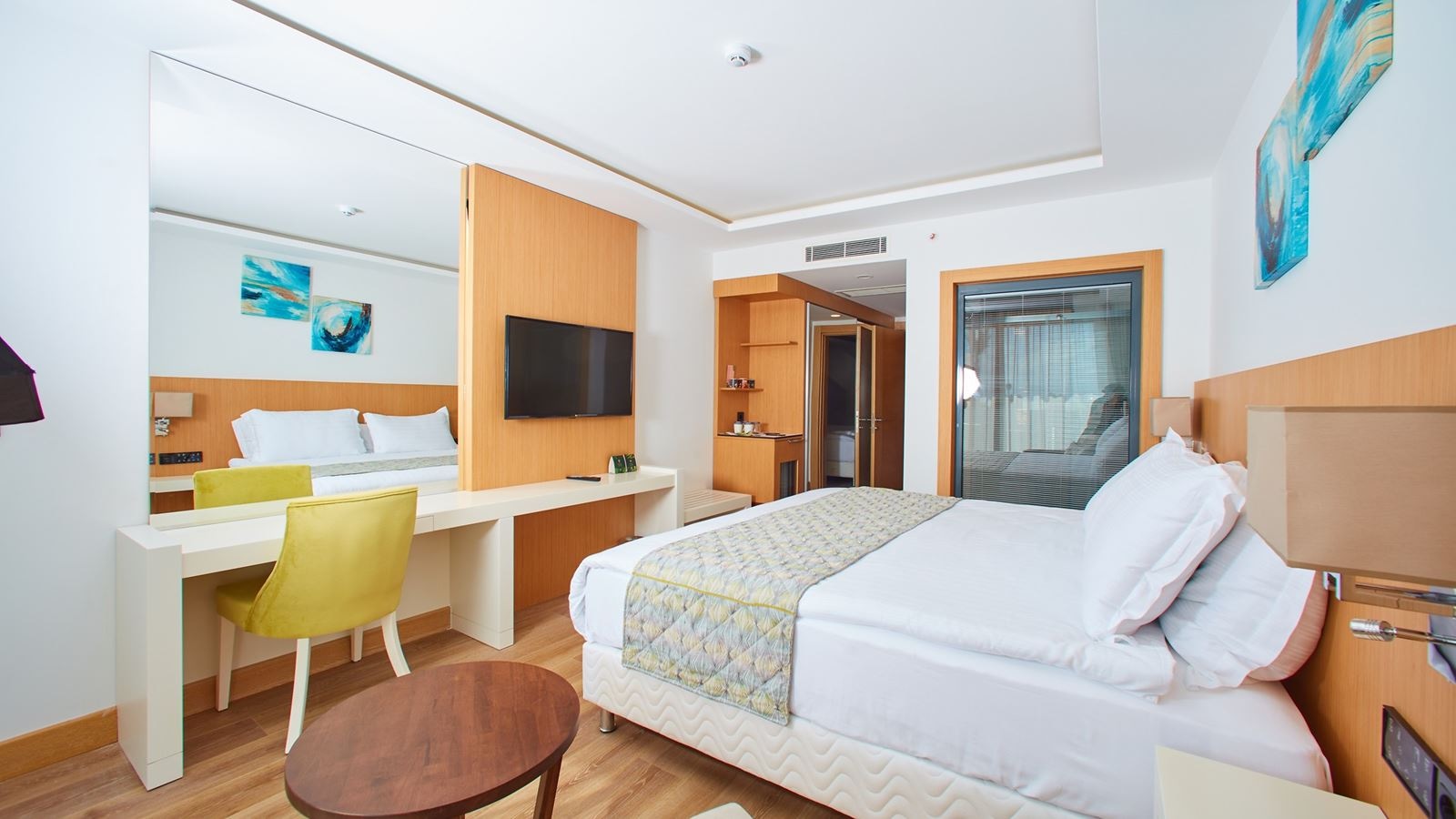 rooms-family-suit-oda