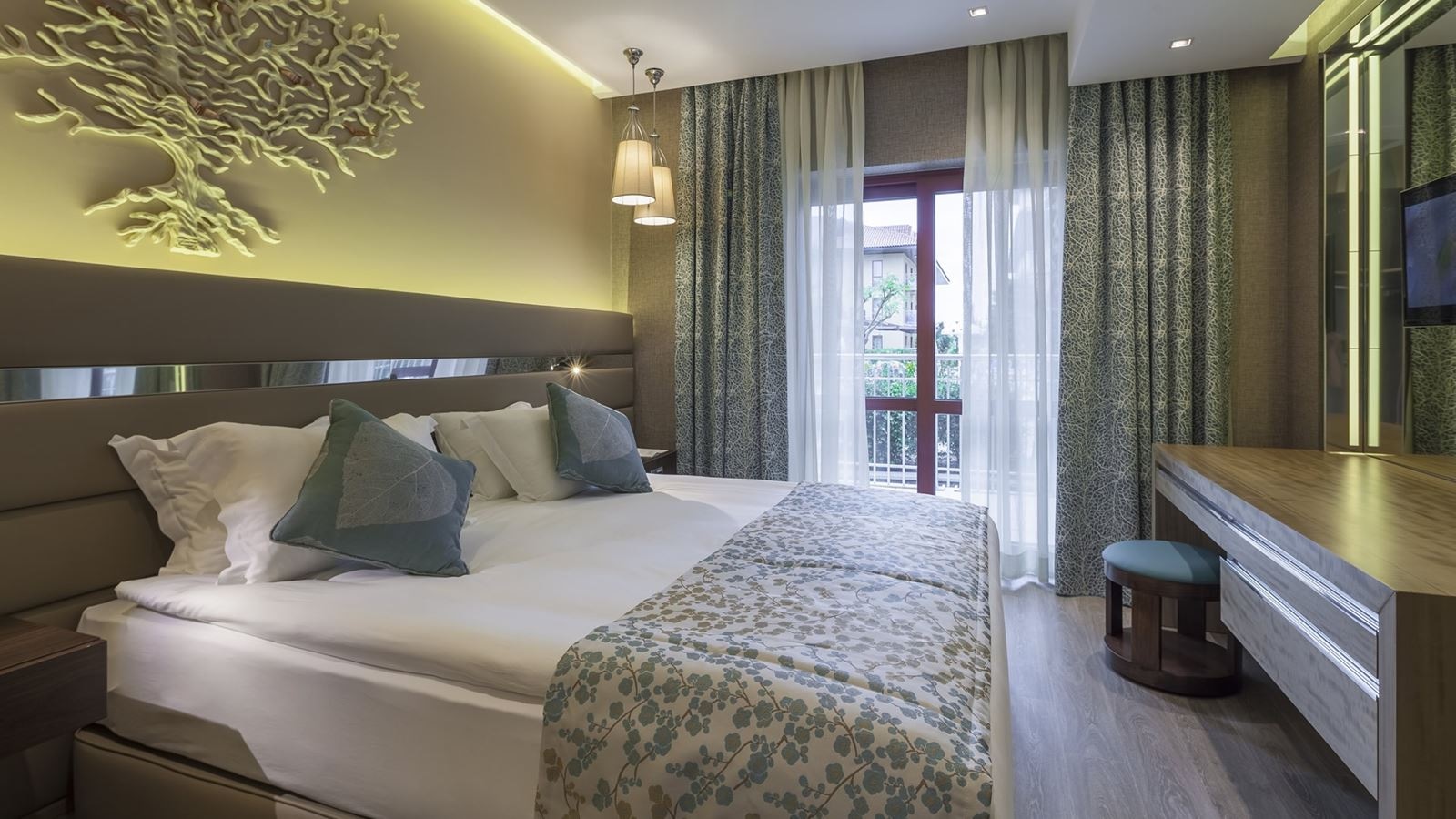 rooms-connecting-family-room