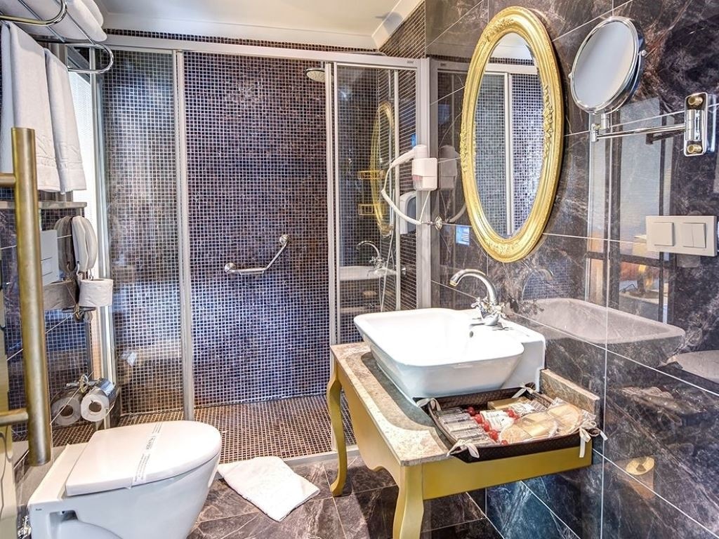 rooms-deluxe-land-view