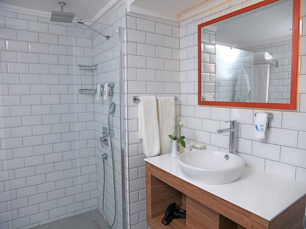 rooms-superior-landview-room