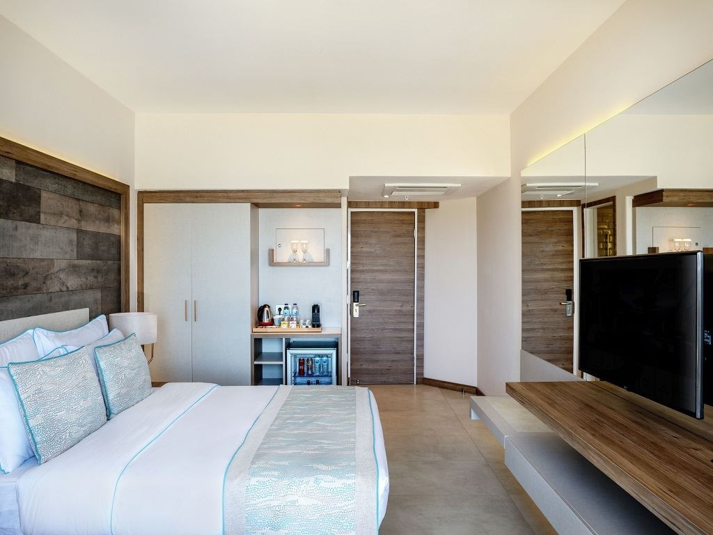 rooms-superior-sideseaview-room