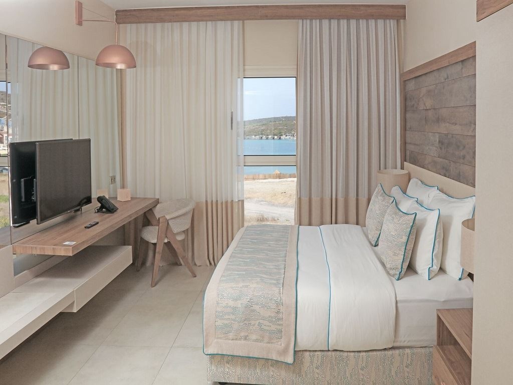 rooms-superior-sideseaview-room