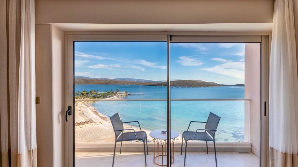 rooms-deluxe-seaview-room