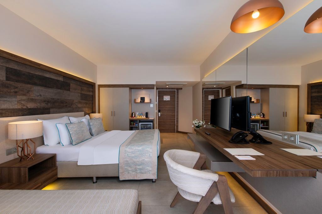 rooms-superior-sideseaview-room