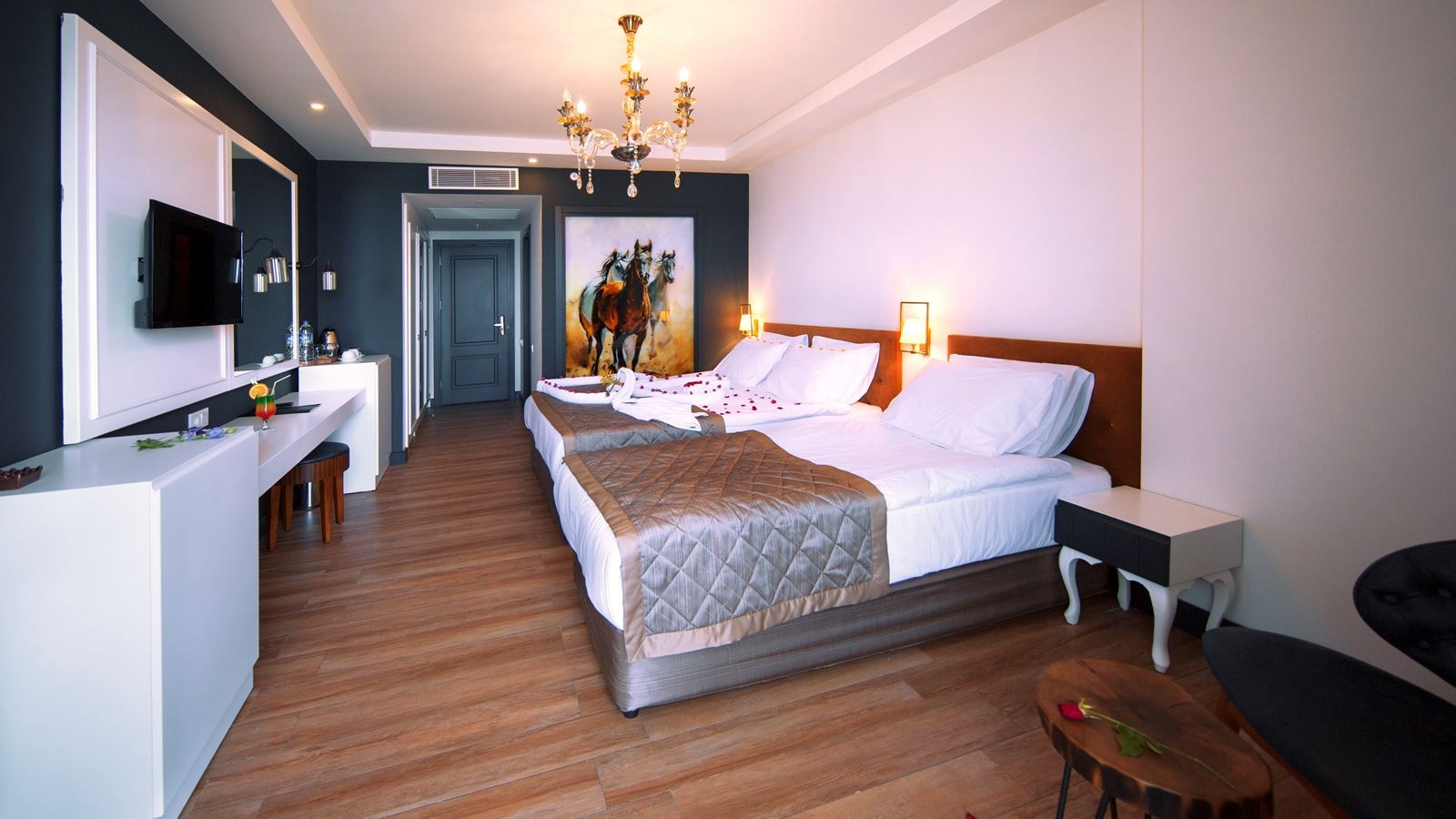 rooms-standard-room-side-sea-view