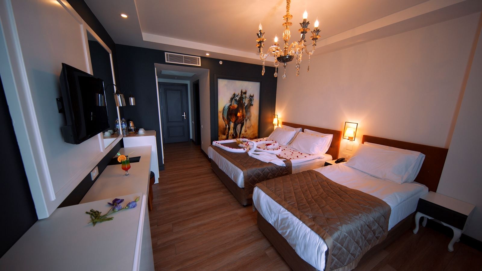 rooms-standard-room-side-sea-view