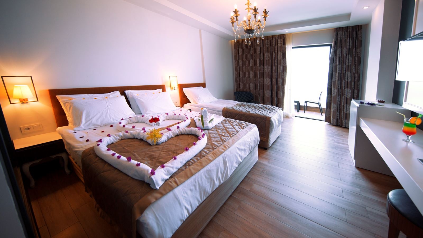 rooms-standard-room-side-sea-view