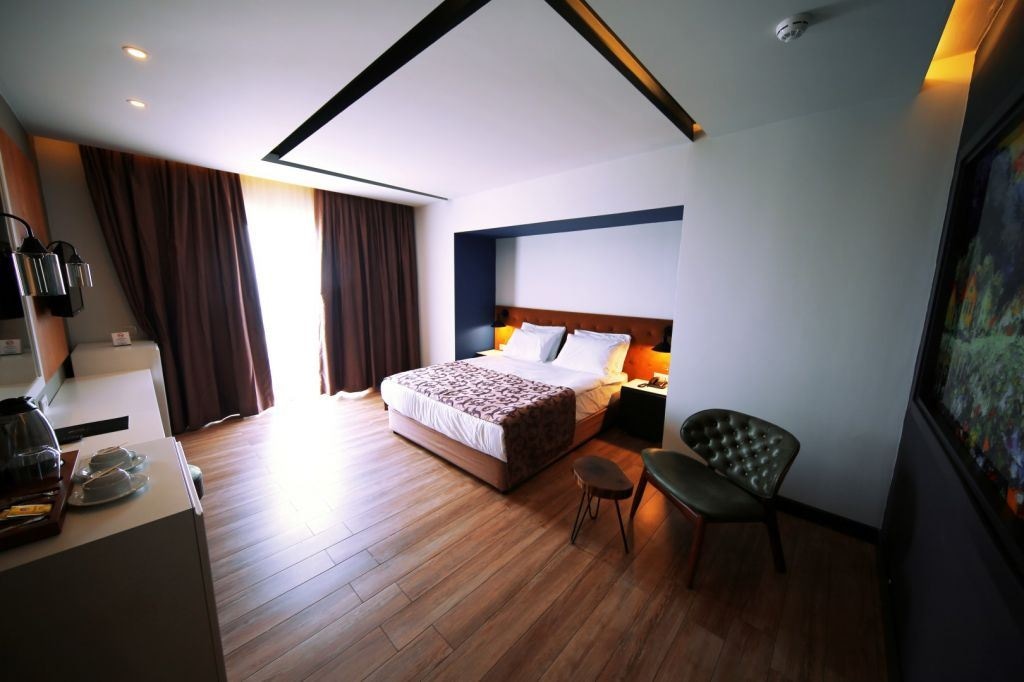 rooms-suite-room