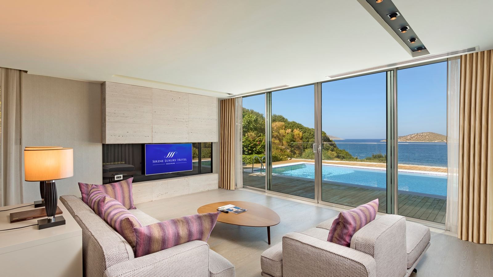 rooms-executive-villa-with-private-pool