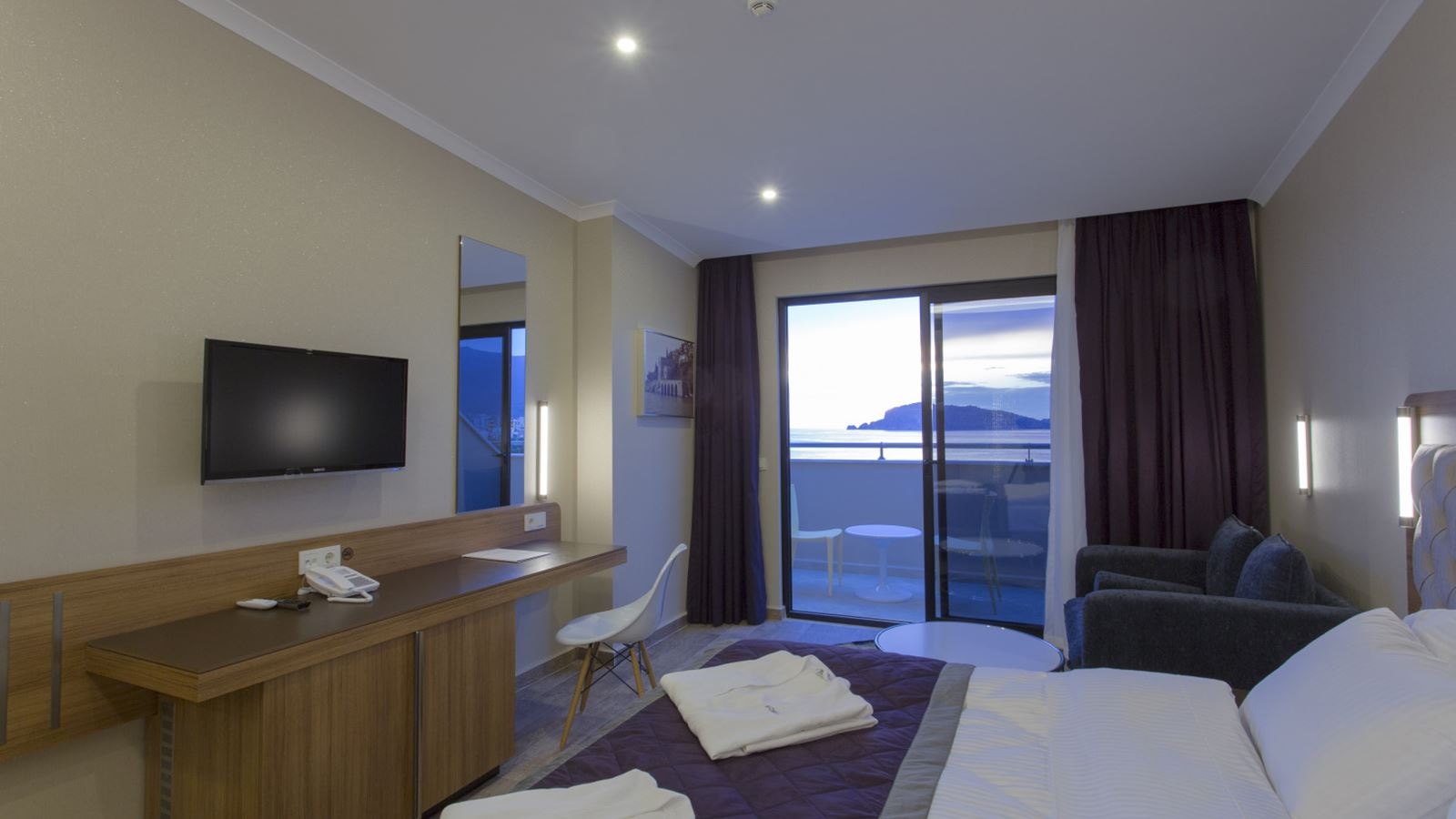 rooms-standard-room-land-view