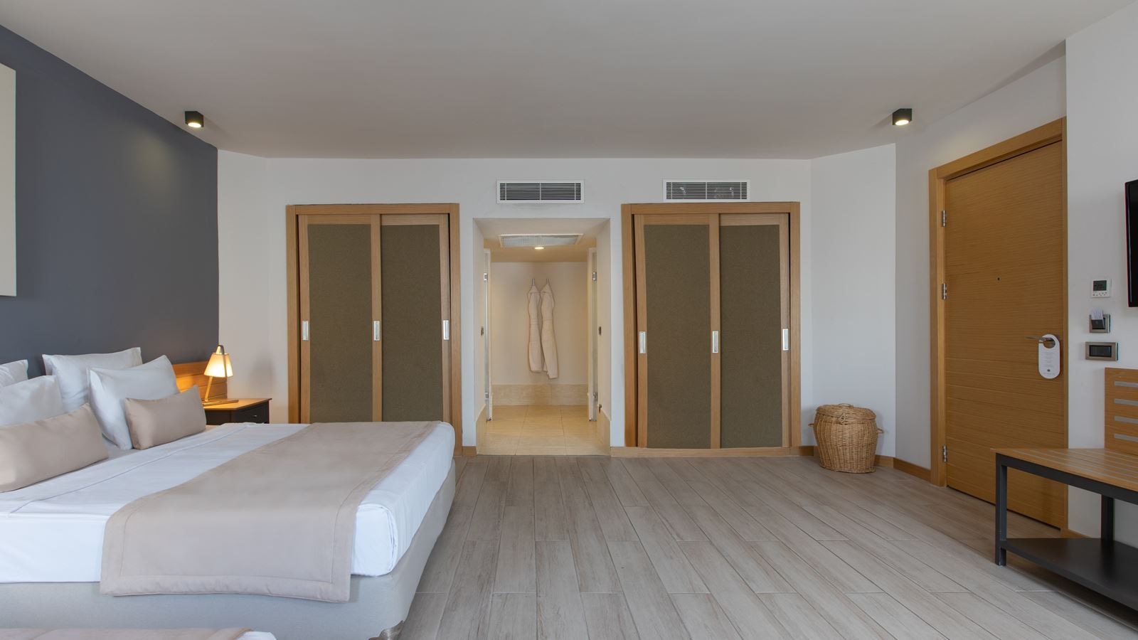 rooms-standard-room-garden-view-without-balcony