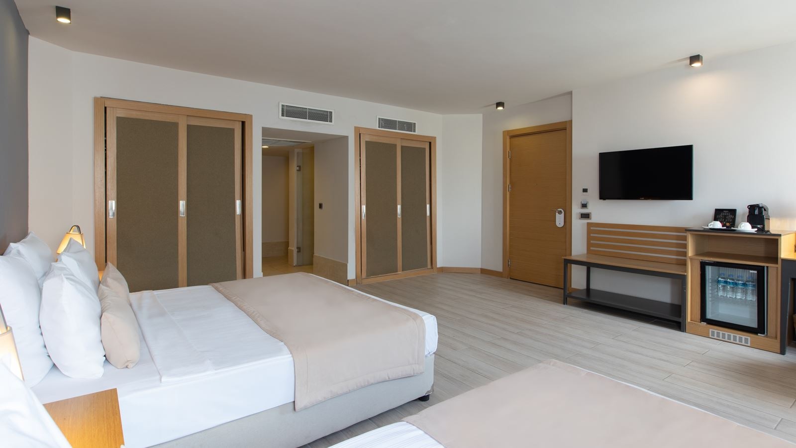 rooms-standard-room-garden-view-without-balcony