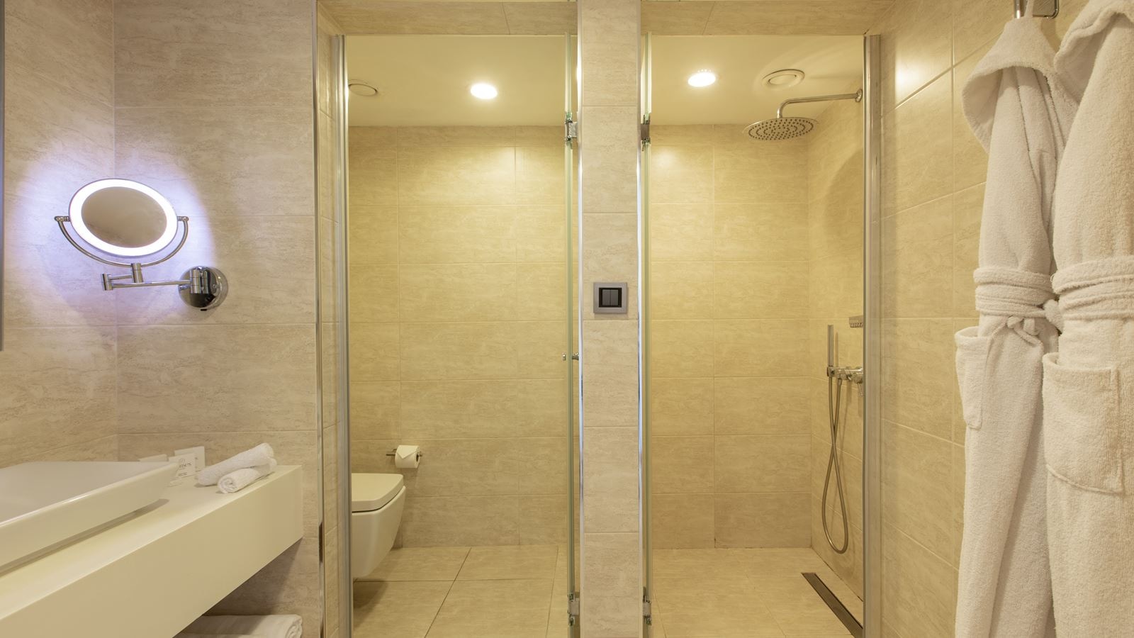 rooms-standard-room-garden-view-with-balcony