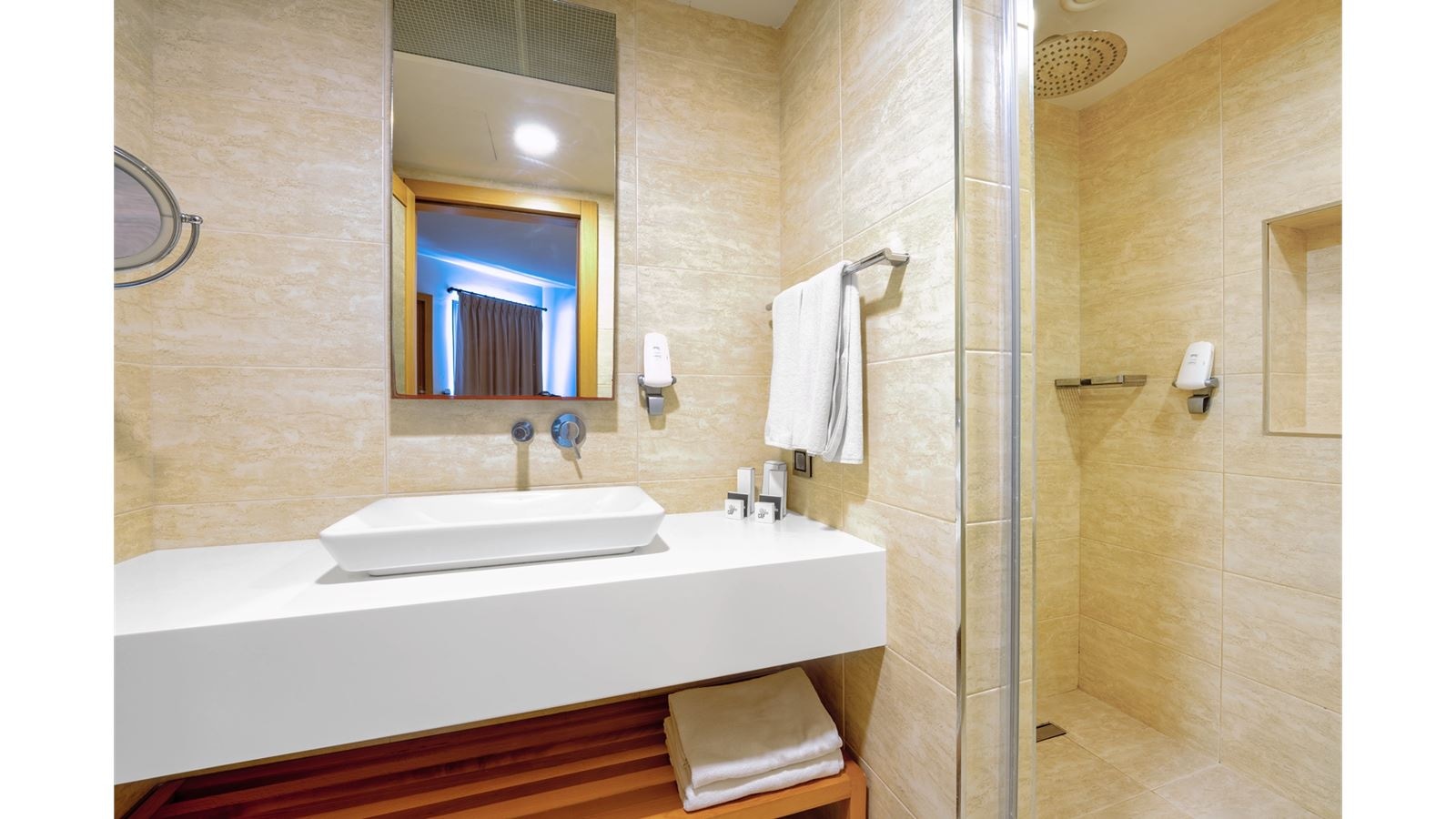 rooms-standard-room-garden-view-with-balcony