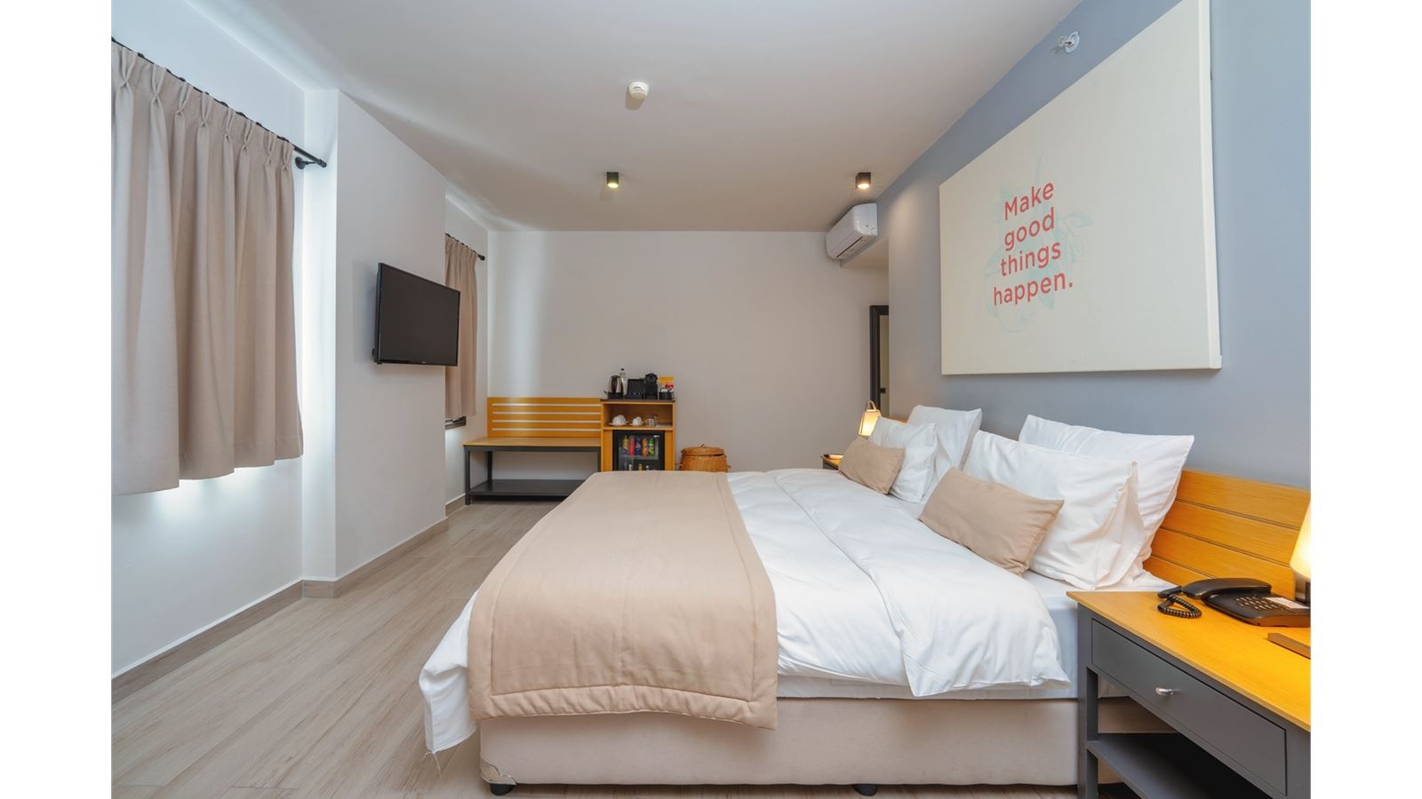 rooms-standard-room-sea-view-with-balcony