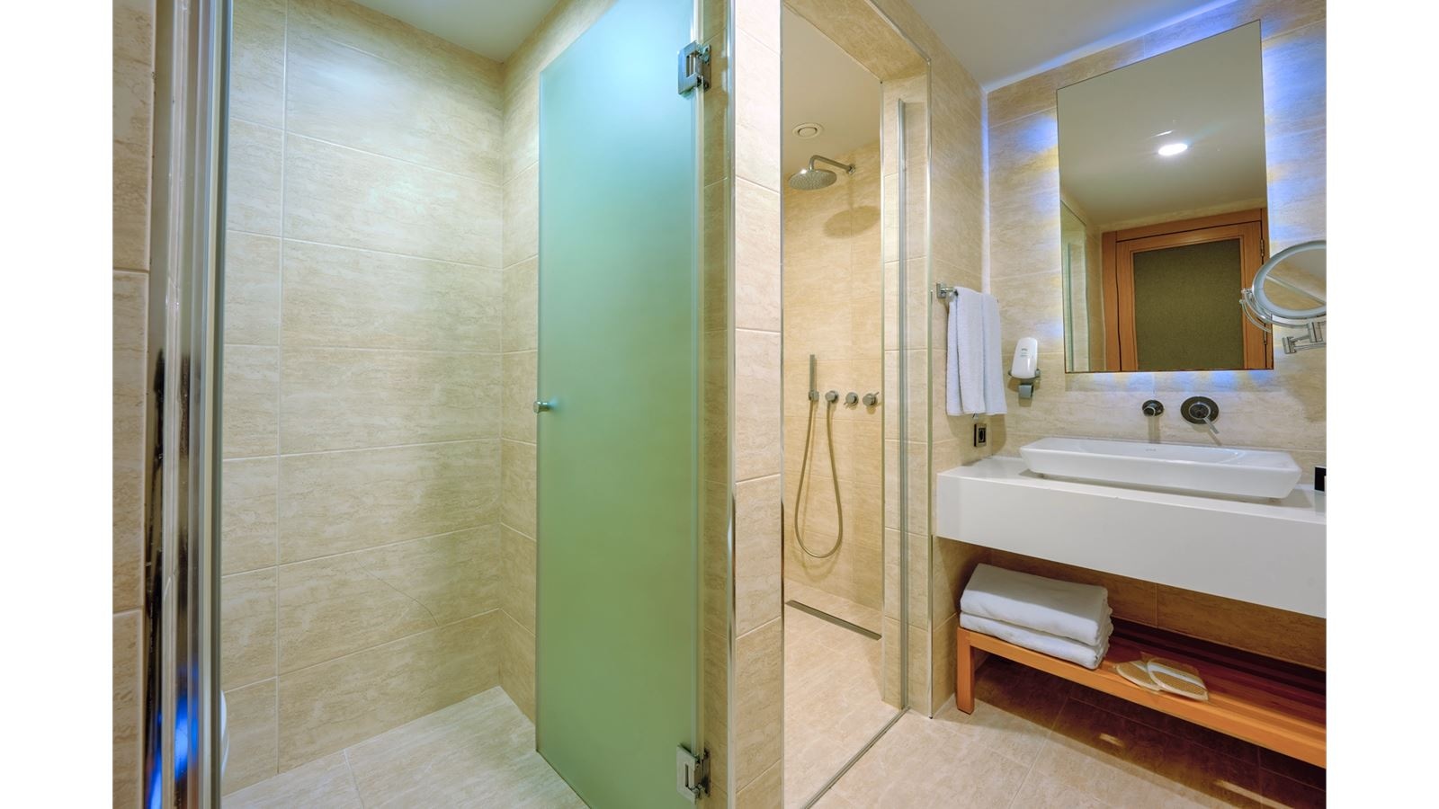 rooms-standard-room-sea-view-with-balcony