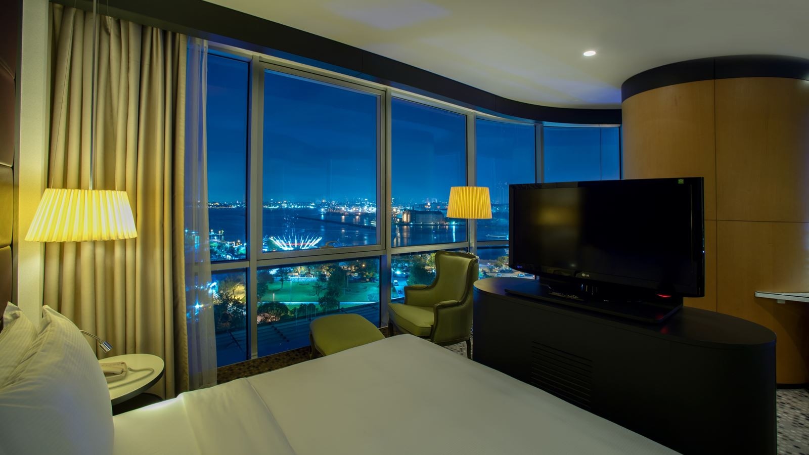 rooms-corner-room-with-sea-view-and-jacuzzi