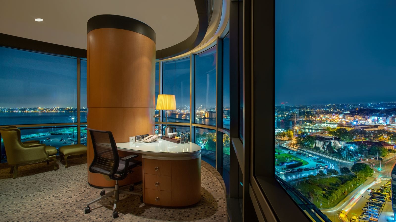 rooms-corner-room-with-sea-view-and-jacuzzi