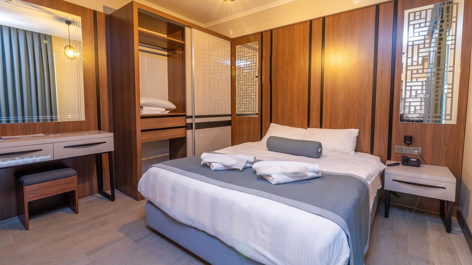 rooms-studio-corner-oda