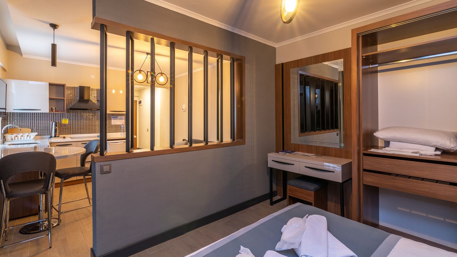 rooms-studio-corner-oda